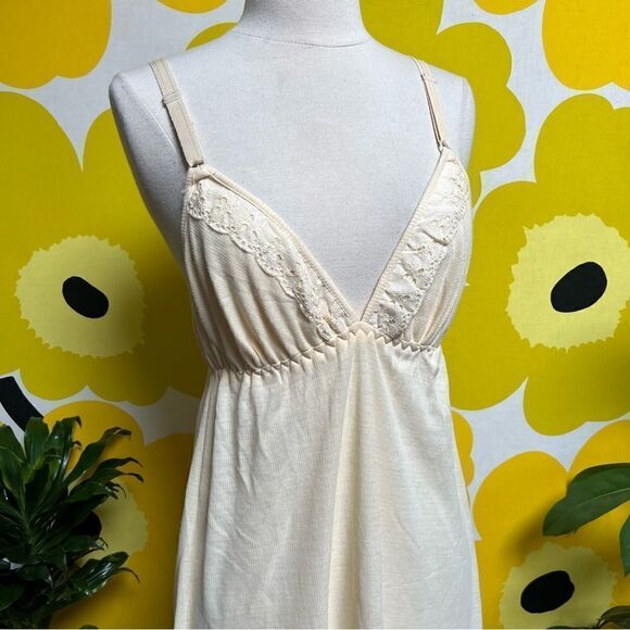 Dreamy Bohemian 1970s Pale Yellow Ribbed Knit Lace Trim Nightgown Lingerie - Picture 2 of 9